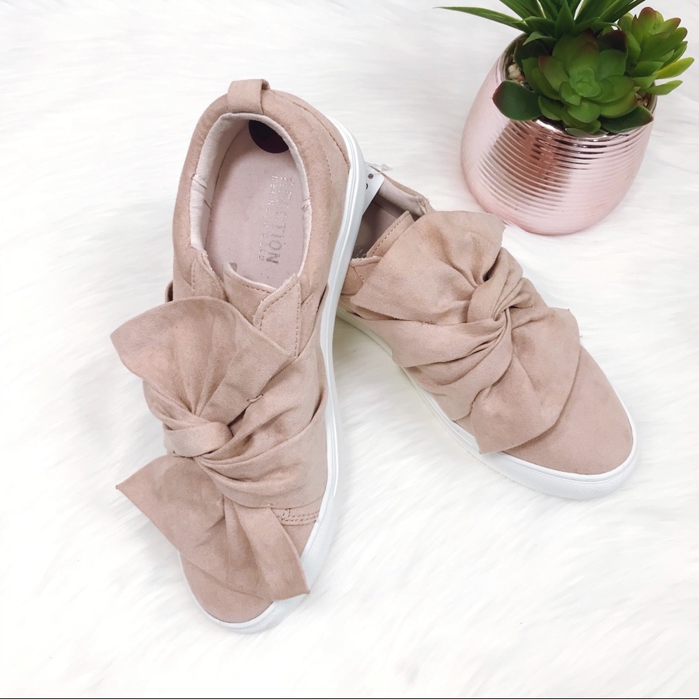 Reaction Kenneth Cole Joey Way Blush Bow Sneaker
